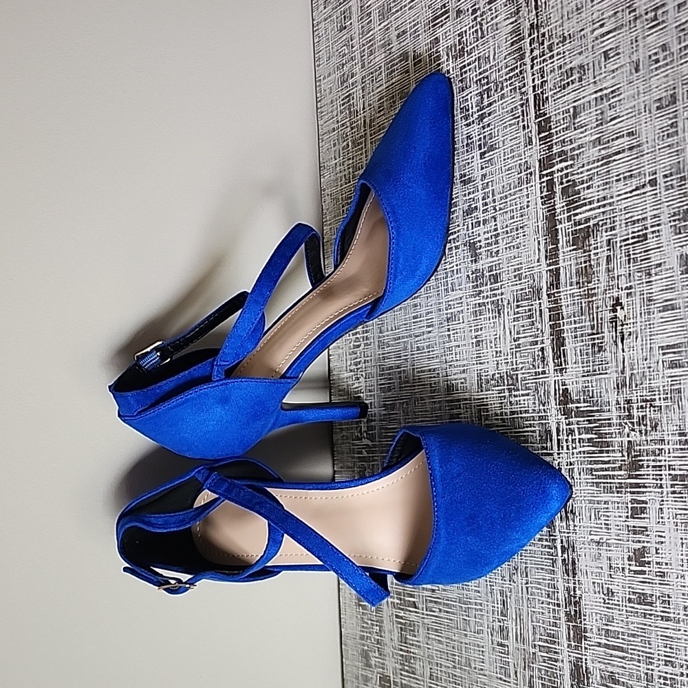 Blur heels
